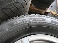 4 tweedehands winterbanden op vredestein wintrak extreme velg (afmetingen: 215/70 r16 100h) - afbeelding 5 van  8