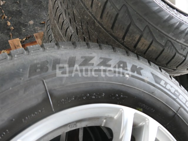 4 tweedehands winterbanden op vredestein wintrak extreme velg (afmetingen: 215/70 r16 100h) - afbeelding 6 van  8