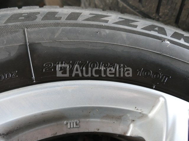 4 tweedehands winterbanden op vredestein wintrak extreme velg (afmetingen: 215/70 r16 100h) - afbeelding 7 van  8