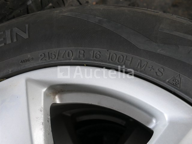 4 tweedehands winterbanden op vredestein wintrak extreme velg - afbeelding 1 van  8