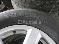 4 tweedehands winterbanden op vredestein wintrak extreme velg - afbeelding 4 van  8