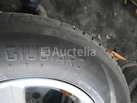 4 tweedehands winterbanden op vredestein wintrak extreme velg - afbeelding 6 van  8