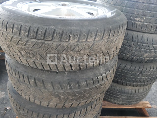 4 tweedehands winterbanden op vredestein wintrak extreme velg - afbeelding 8 van  8