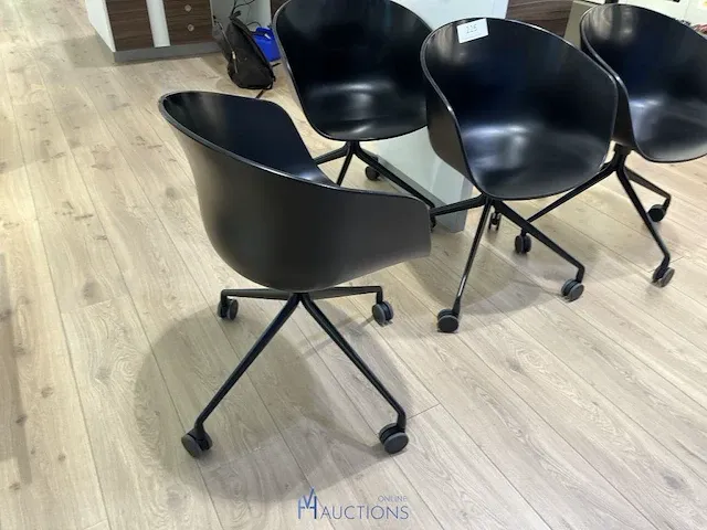 4 verrijdbare bijzetstoelen hay - afbeelding 3 van  3