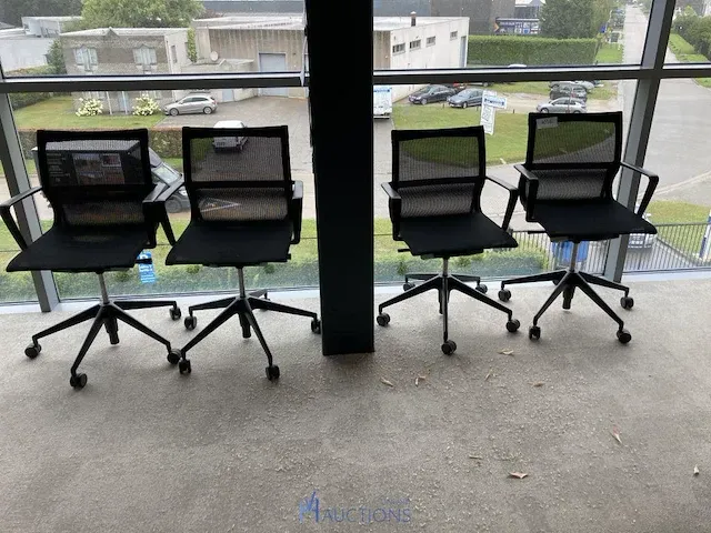 4 verrijdbare typistenstoelen vitra - afbeelding 1 van  5