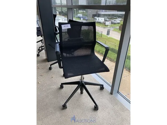 4 verrijdbare typistenstoelen vitra - afbeelding 2 van  5