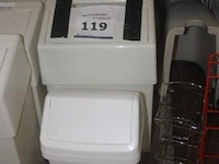 4 vuilnisbakjes - afbeelding 1 van  1