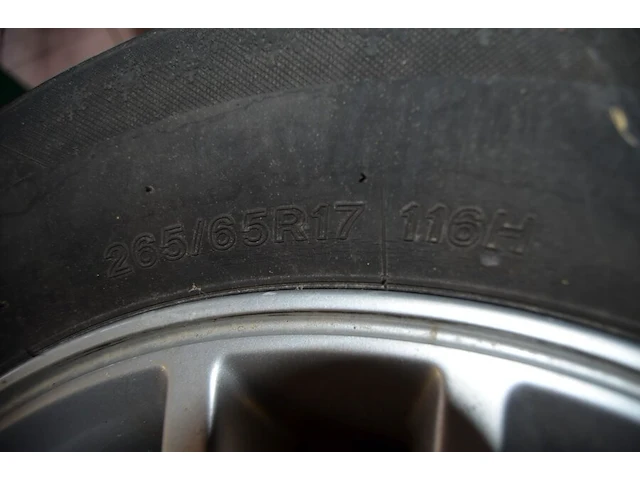 4 winterbanden met velg toyota hillux lassa 265/65r17 116h - afbeelding 8 van  9