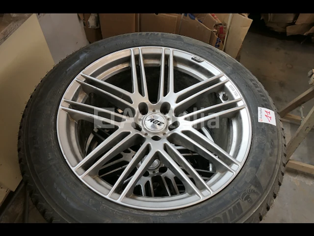 4 winterbanden op aluminium velgen - afbeelding 2 van  5