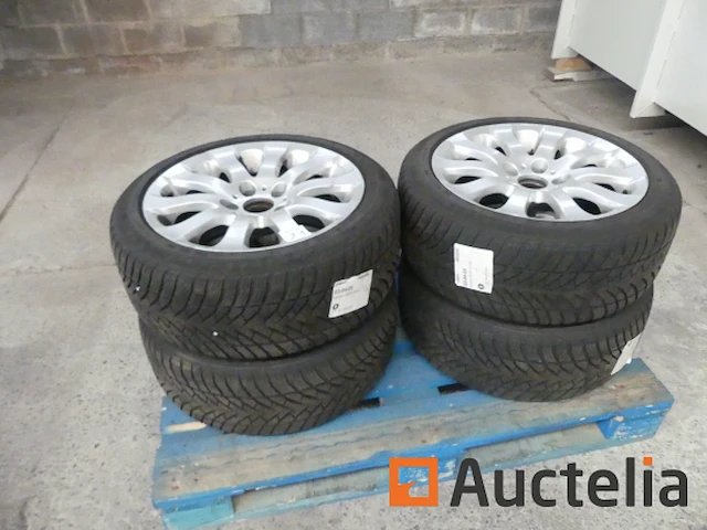 4 winterbanden op goodyear eagle ultra grip aluminium velgen - afbeelding 3 van  5