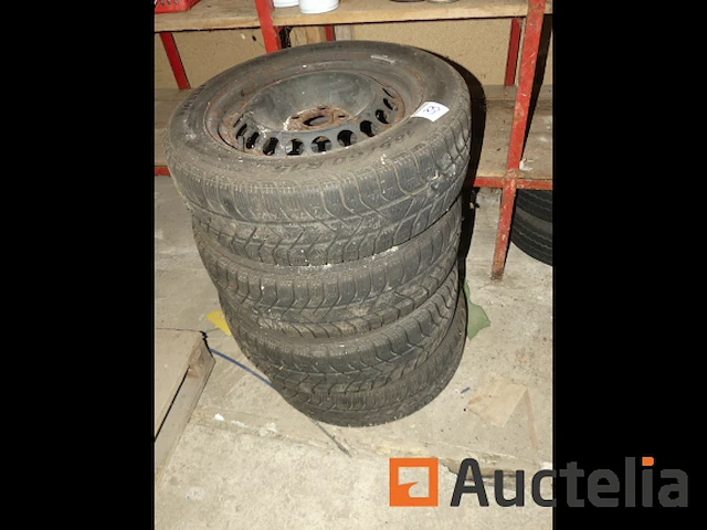4 winterbanden op plaatstalen velgen voor audi a1 - afbeelding 1 van  2
