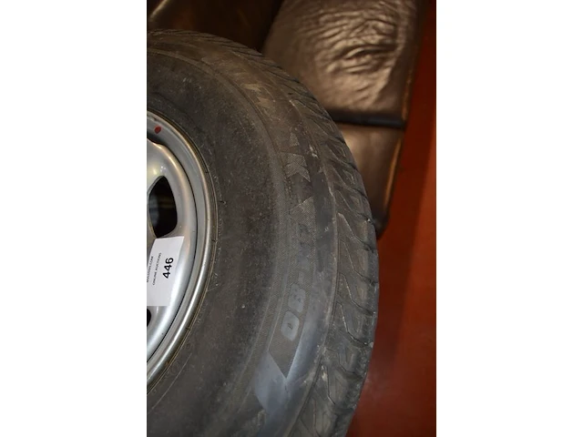 4 winterbanden op velg bridgestone blizzak 235/75r15 109t - afbeelding 7 van  8