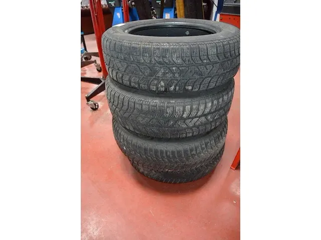4 winterbanden pirelli snowcontrol serie ii 185/65r15 88t m+s - afbeelding 4 van  6