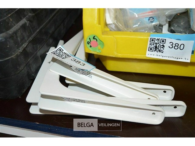 4 witte leggerdragers - afbeelding 1 van  3