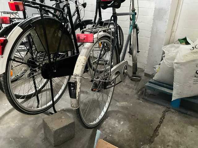 4 x damesfiets - afbeelding 6 van  8