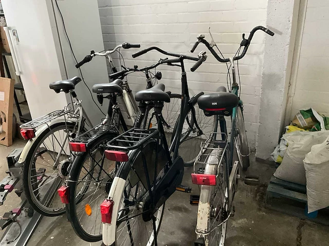 4 x damesfiets - afbeelding 8 van  8