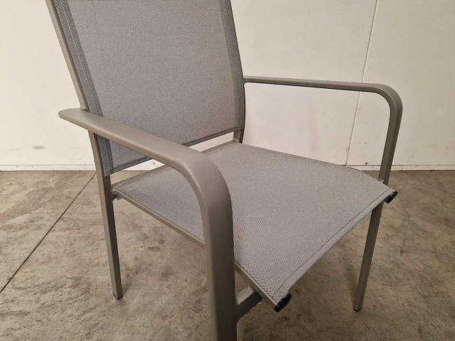 4 x garden prestige alu stapelstoel firenze met warm grijs mat - afbeelding 4 van  4
