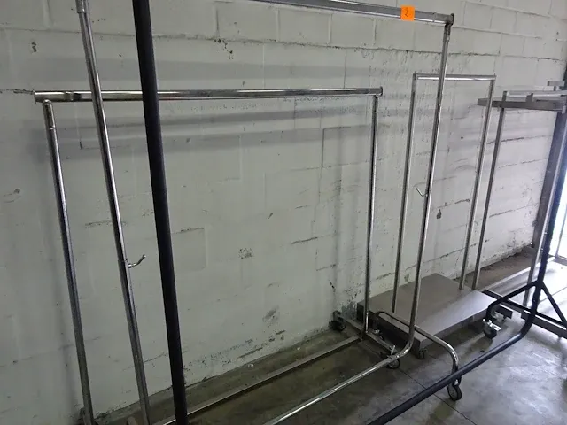 4 x kleding rekken op wielen - afbeelding 2 van  2