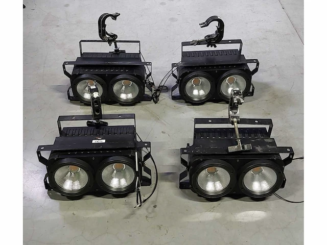 4 x led blinder mark 2l (2x100w w+ww cob led) - afbeelding 1 van  5