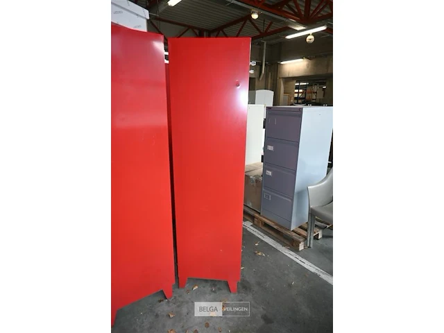 4 x metalen lockerkast voor 2 personen - afbeelding 3 van  7