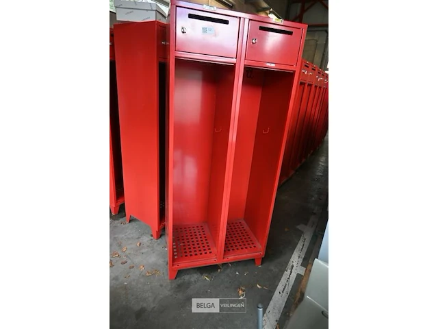 4 x metalen lockerkast voor 2 personen - afbeelding 2 van  7