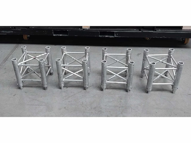 4 x protruss s31 0.29mtr silver - afbeelding 1 van  1