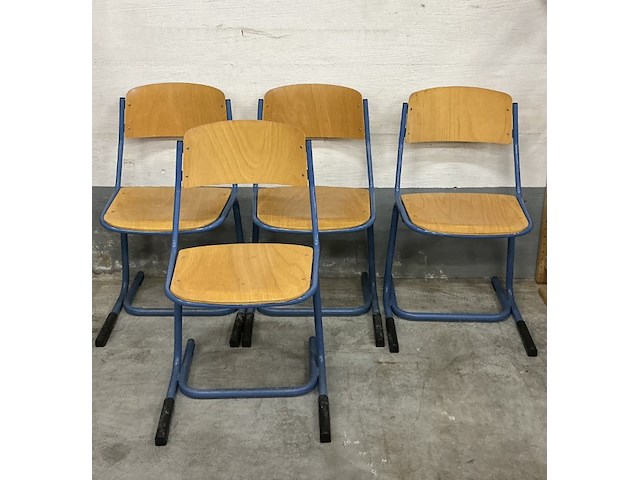 4 x schoolstoelen, blank hout - afbeelding 1 van  2