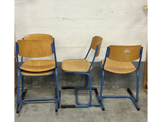 4 x schoolstoelen, blank hout - afbeelding 2 van  2