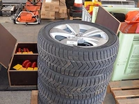 4 x velgen pirelli 215/55r17 98v m+s (1 beschadigd) - afbeelding 1 van  8