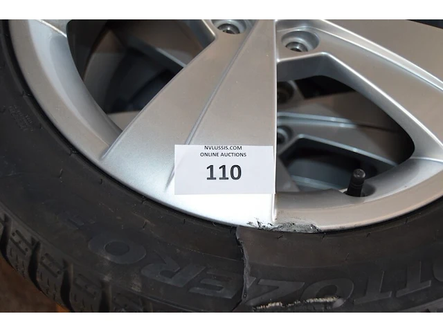 4 x velgen pirelli 215/55r17 98v m+s (1 beschadigd) - afbeelding 2 van  8