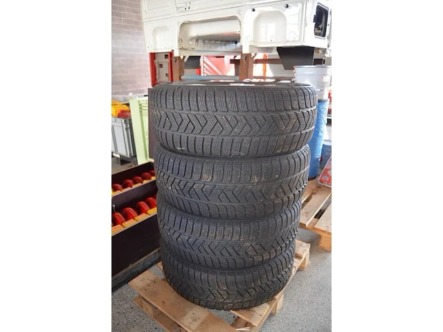 4 x velgen pirelli 215/55r17 98v m+s (1 beschadigd) - afbeelding 3 van  8