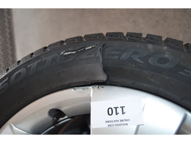 4 x velgen pirelli 215/55r17 98v m+s (1 beschadigd) - afbeelding 5 van  8