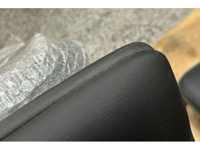 4 zittingen stoel - afbeelding 2 van  3