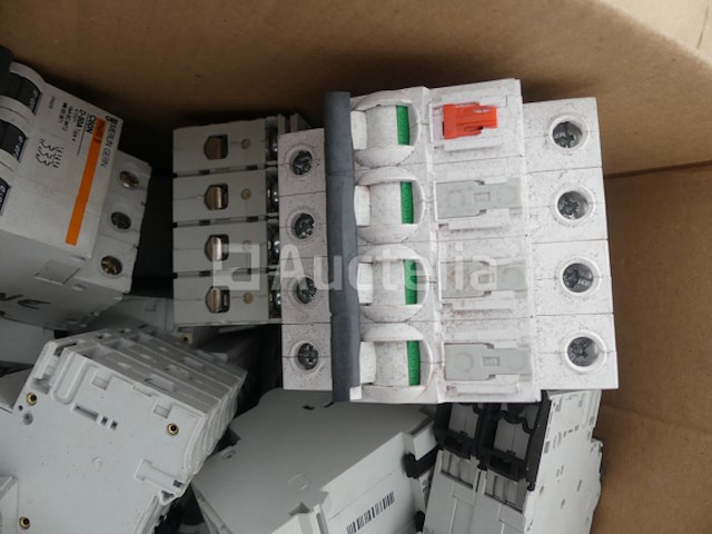 40 diverse automatische stroomonderbrekers - afbeelding 1 van  8