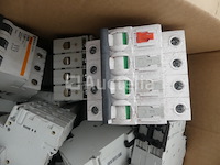 40 diverse automatische stroomonderbrekers - afbeelding 1 van  8