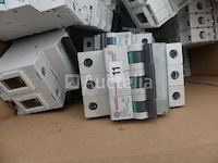 40 diverse automatische stroomonderbrekers - afbeelding 5 van  8