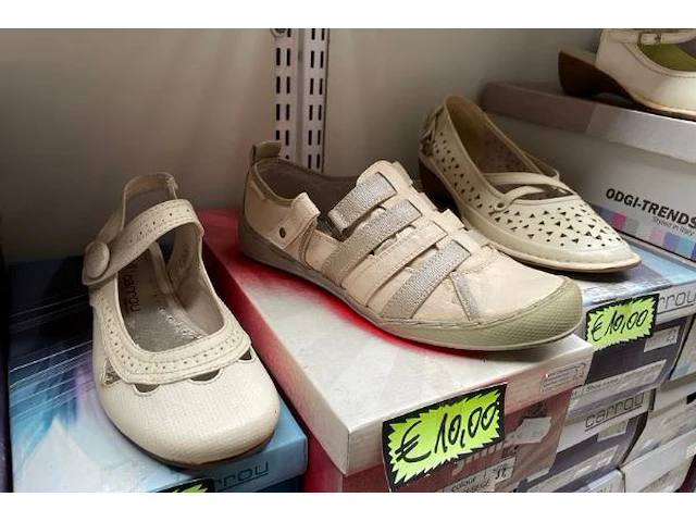 40 paar damesschoenen - afbeelding 2 van  6