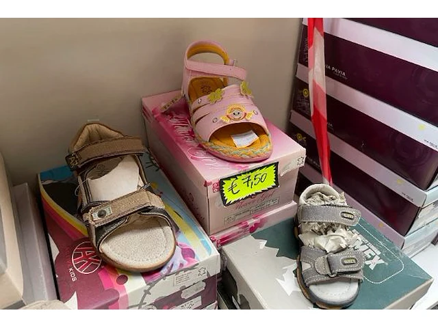 40 paar kinderschoenen - afbeelding 7 van  7
