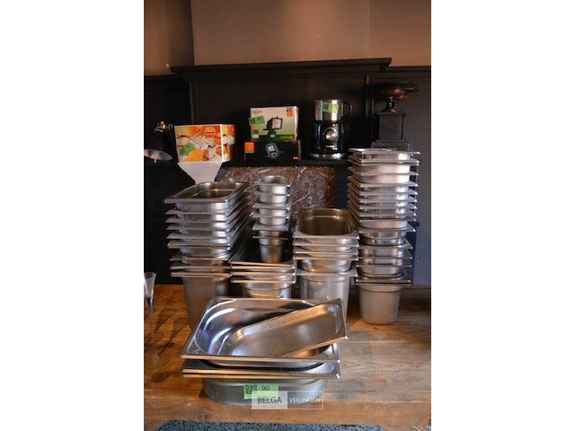 ± 40 rvs sorteer bakjes - afbeelding 1 van  4