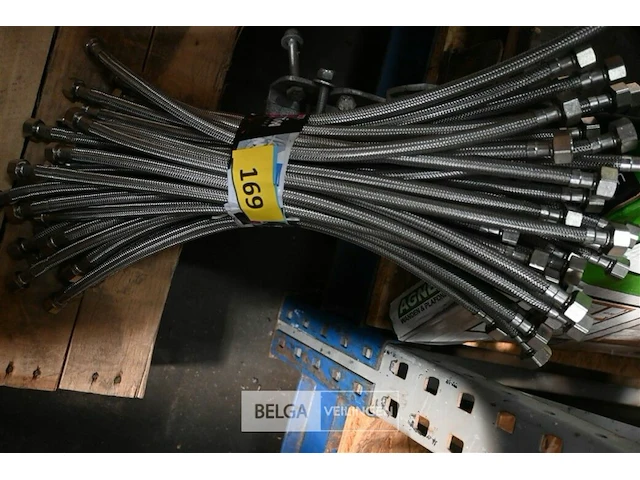 ±40 st flexibele aansluitslang 3/8m-1/2m - afbeelding 1 van  1