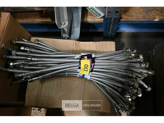 ±40 st flexibele aansluitslang 3/8m-1/2m - afbeelding 1 van  1