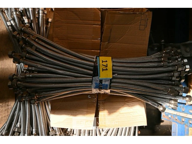 ±40 st flexibele aansluitslang 3/8m-1/2m - afbeelding 1 van  1