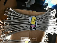 ±40 st flexibele aansluitslang 3/8m-1/2m - afbeelding 1 van  1