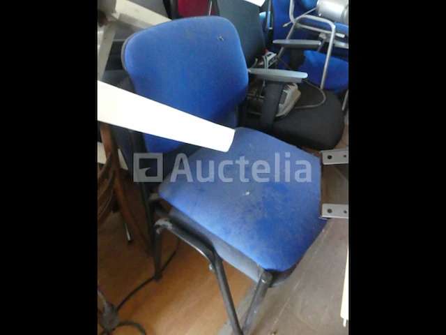 40 stoelen op poten (niet bij elkaar passend) - afbeelding 6 van  9