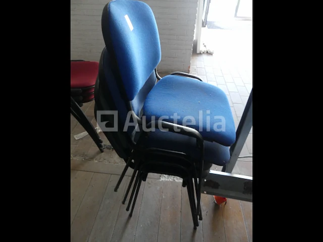 40 stoelen op poten (niet bij elkaar passend) - afbeelding 7 van  9