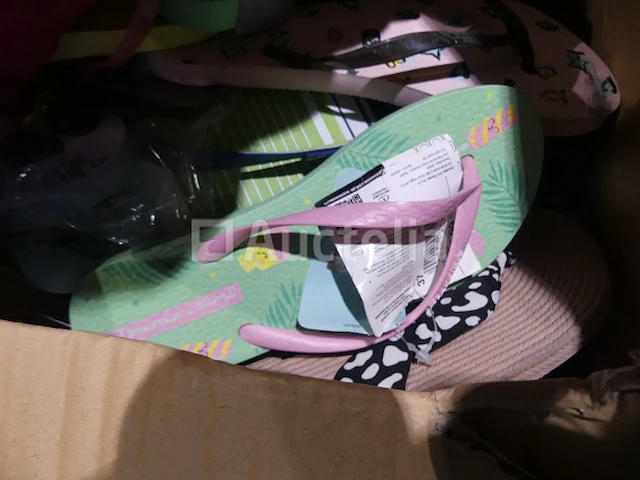 40 veelkleurige strandschoenen - afbeelding 7 van  7