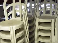 40 wit pvc stoelen (1140) - afbeelding 1 van  4