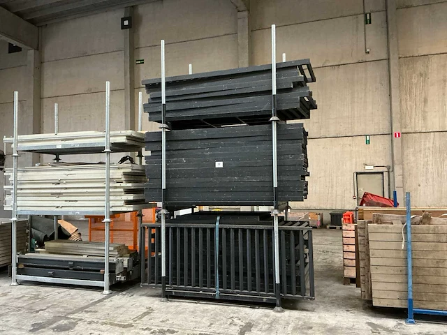 40x diverse houten scheidingswanden - afbeelding 1 van  5