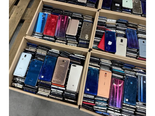40x smartphone - mixpartij - afbeelding 1 van  5
