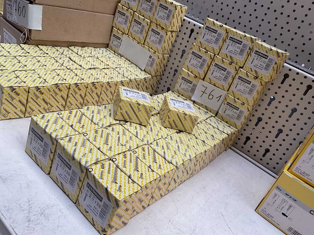 41 dozen met schroeven - afbeelding 2 van  3